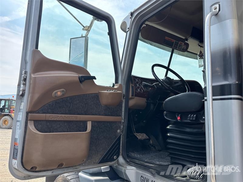 Mack CT713 Camion benne