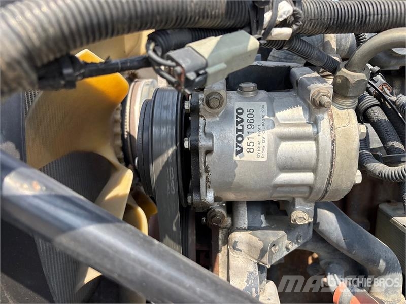 Mack CT713 Camion benne