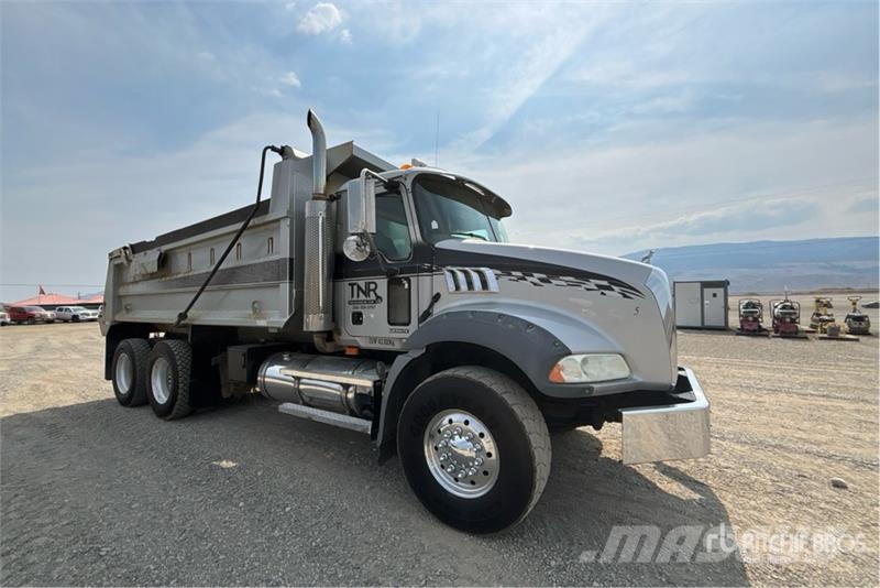 Mack CT713 Camion benne
