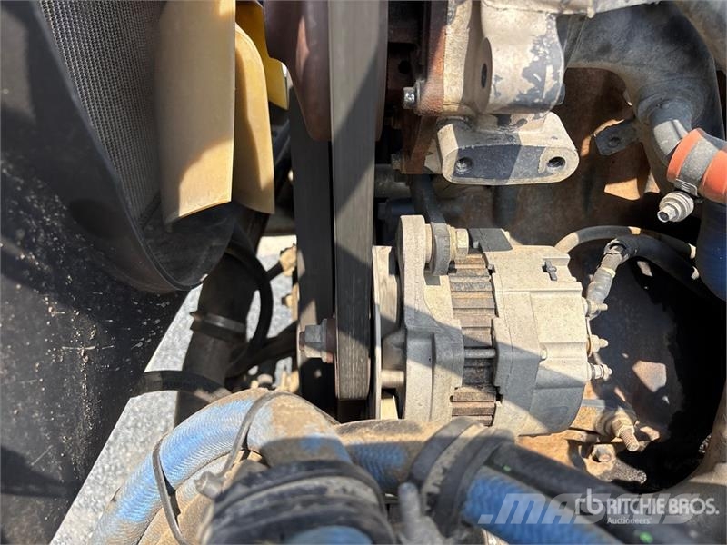 Mack CT713 Camion benne