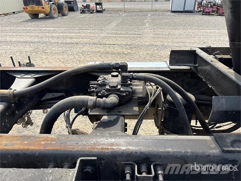 Mack CT713 Camion benne