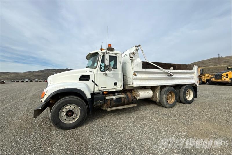 Mack CV713 Kipper