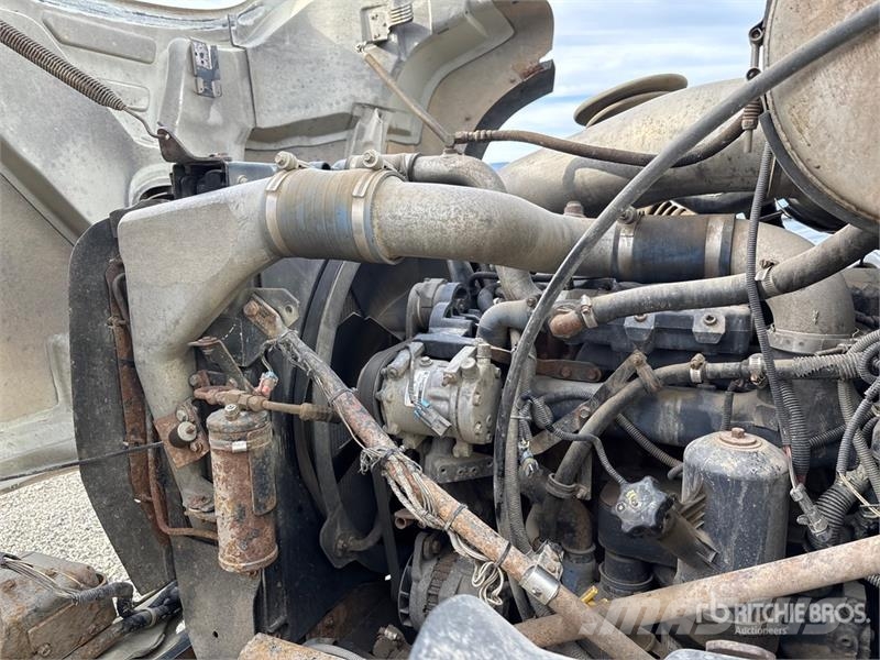 Mack CV713 Kipper