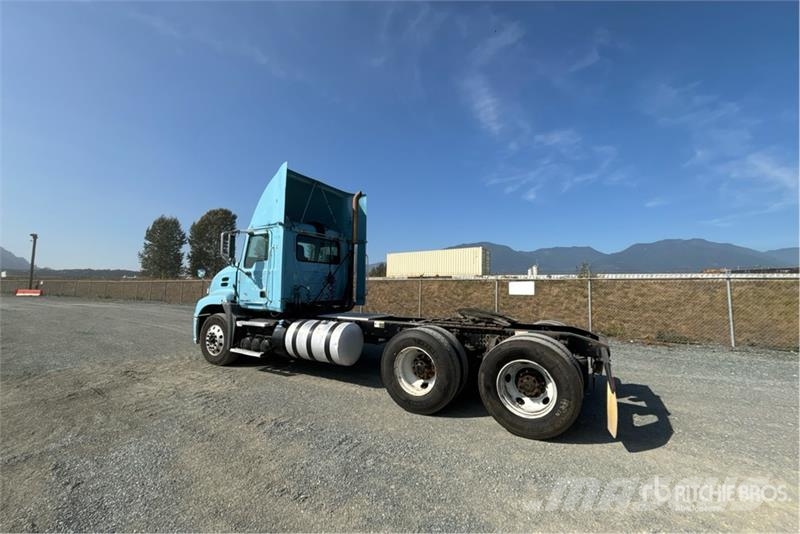 Mack CXU613 Truck Tractor Units