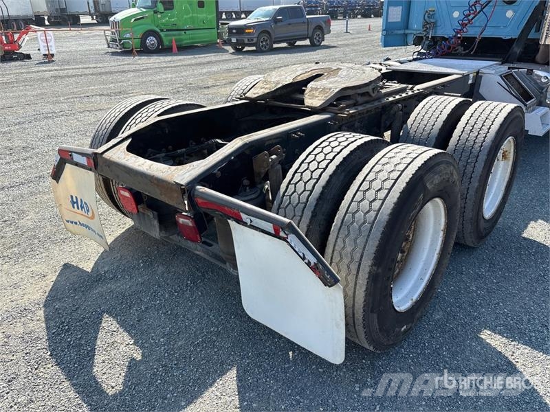 Mack CXU613 Trekkers