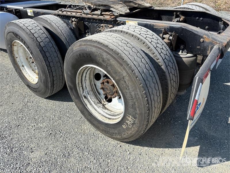 Mack CXU613 Trekkers