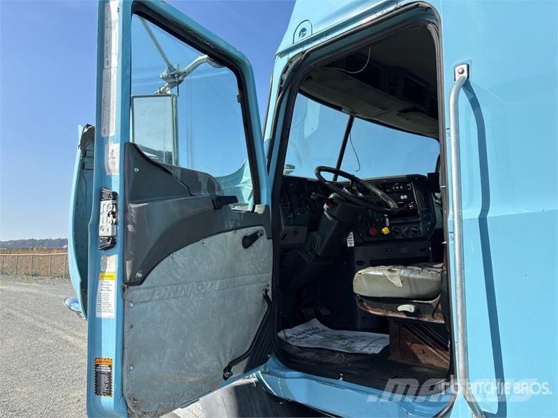 Mack CXU613 Trekkers