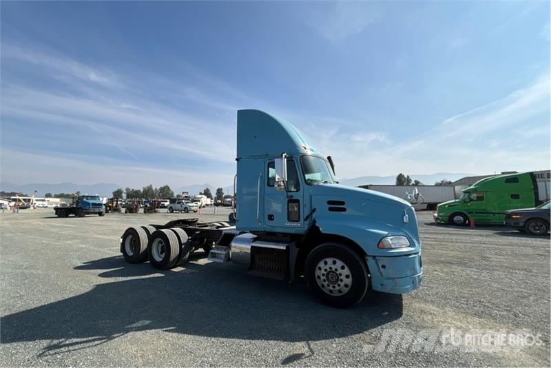 Mack CXU613 Truck Tractor Units