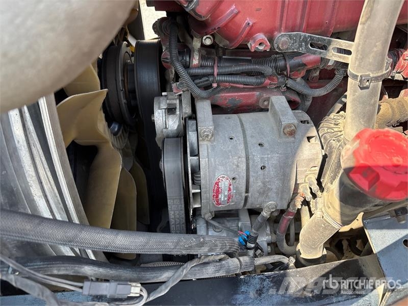 Mack CXU613 Trekkers