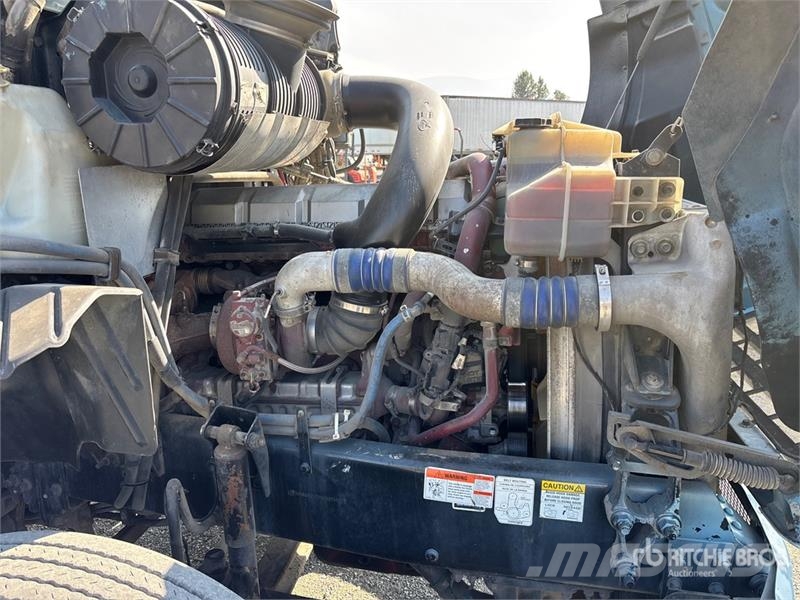 Mack CXU613 Trekkers