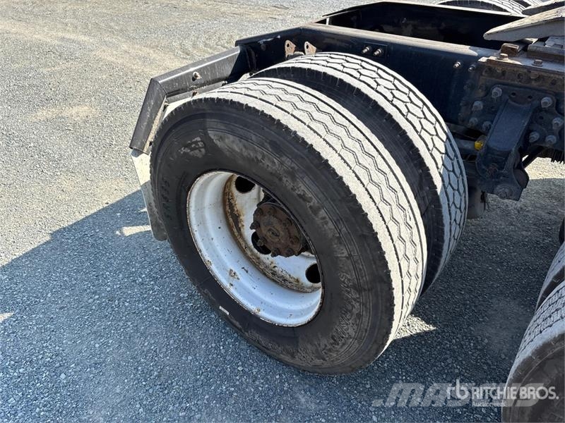 Mack CXU613 Trekkers