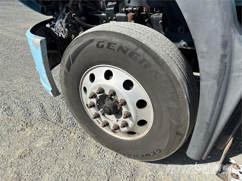 Mack CXU613 Trekkers