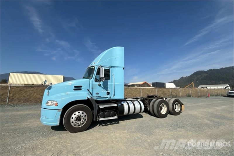 Mack CXU613 Truck Tractor Units