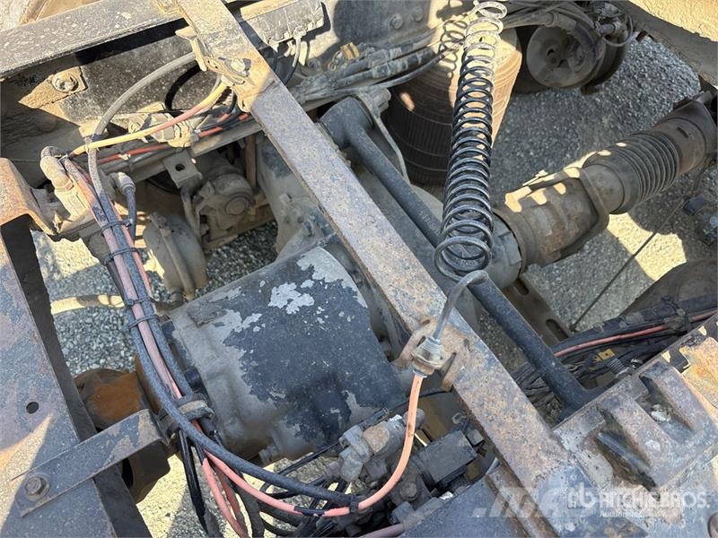 Mack CXU613 Trekkers