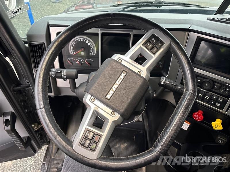 Mack Granite T/A Dump Truck Billenő teherautók