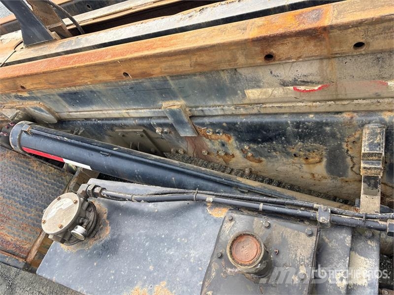 Mack GU813 Liftdumper biler