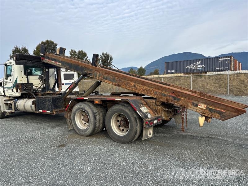 Mack GU813 Liftdumper biler