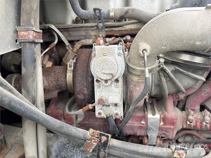 Mack GU813 Liftdumper biler