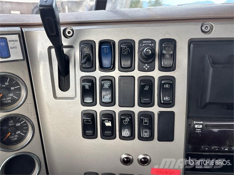 Mack GU813 Liftdumper biler