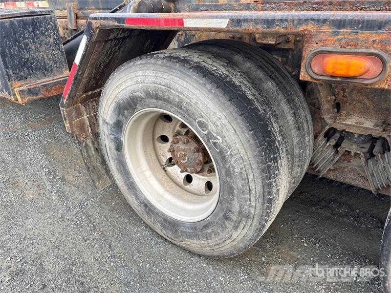 Mack GU813 Liftdumper biler