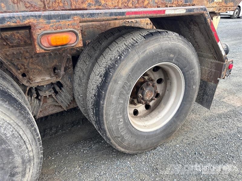 Mack GU813 Liftdumper biler