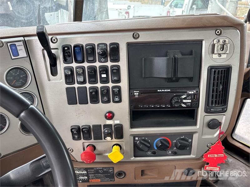 Mack GU813 Hidroliftli kamyonlar