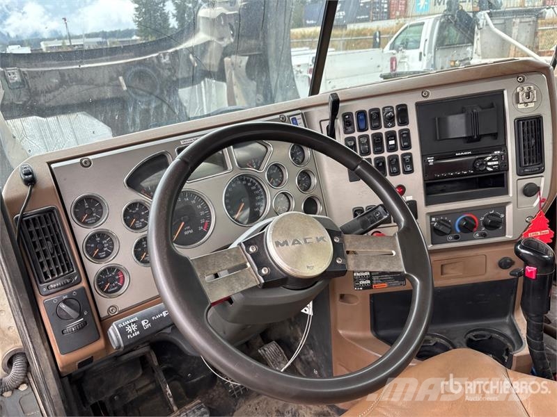Mack GU813 Hidroliftli kamyonlar