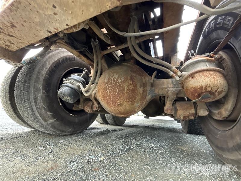 Mack GU813 Liftdumper biler