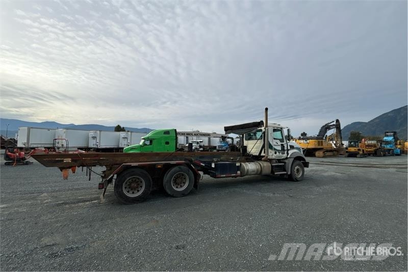 Mack GU813 Liftdumper biler