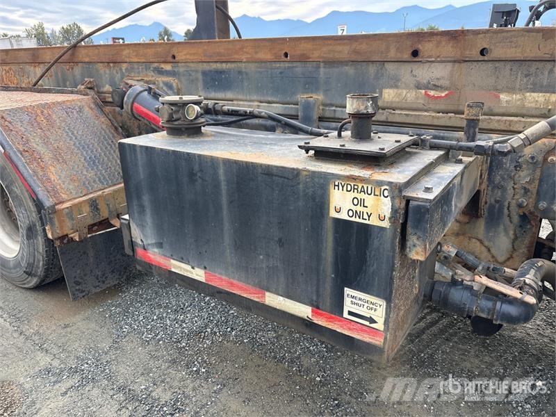 Mack GU813 Liftdumper biler