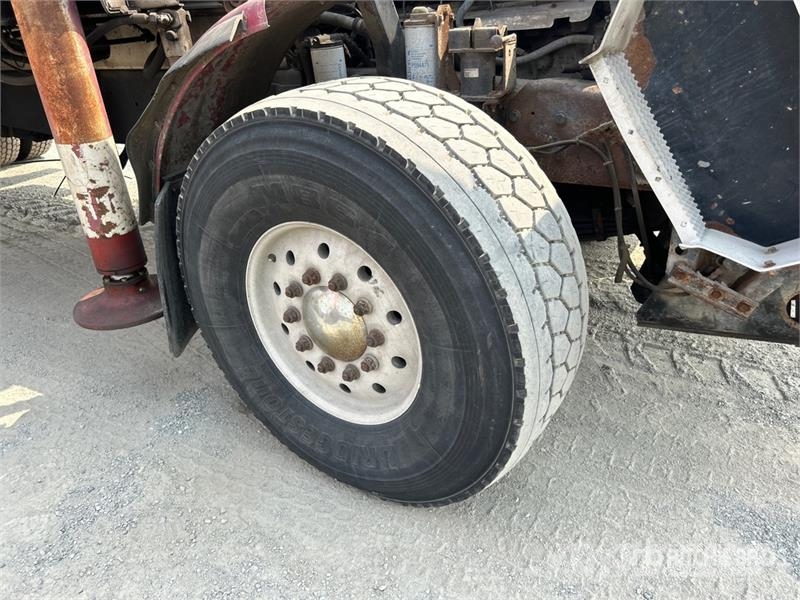 Mack MR688S Betoniere