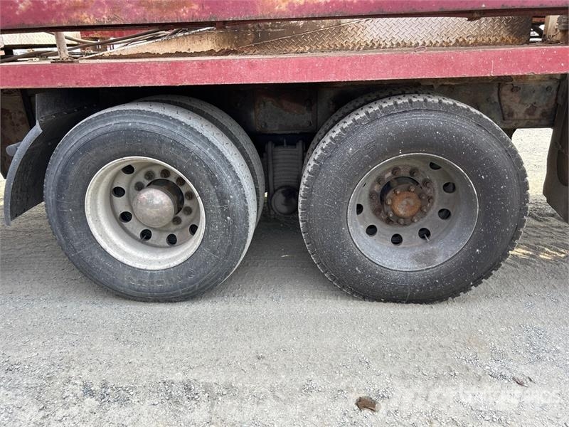 Mack MR688S Betoniere