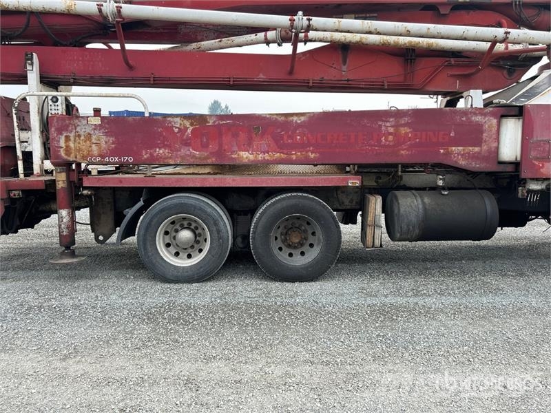 Mack MR688S Betoniere