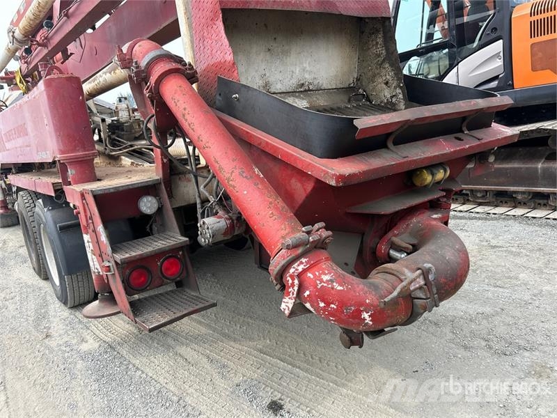 Mack MR688S Betoniere