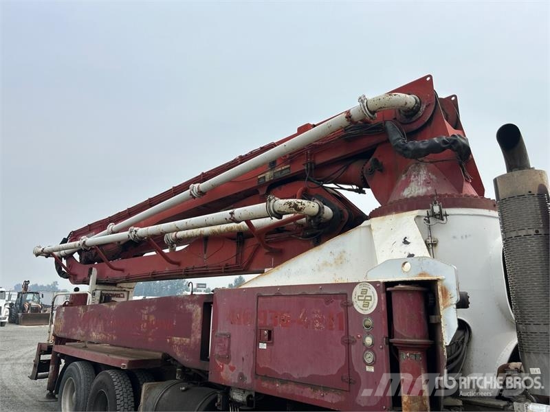 Mack MR688S Betoniere