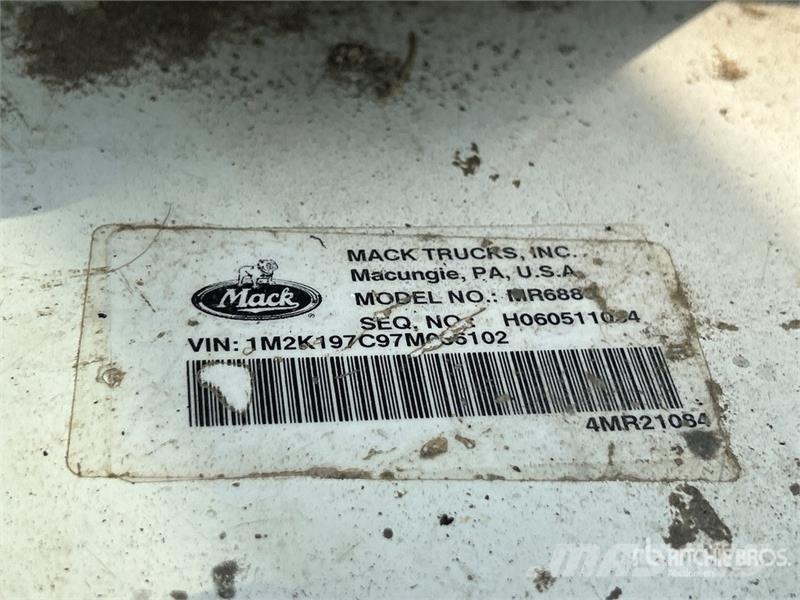 Mack MR688S Betoniere