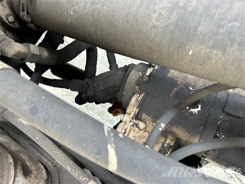 Mack MR688S Betoniere