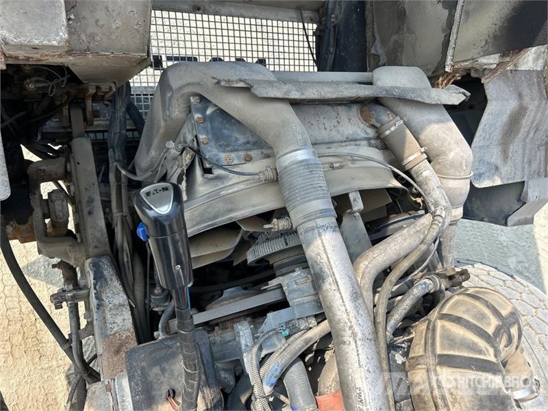 Mack MR688S Betoniere