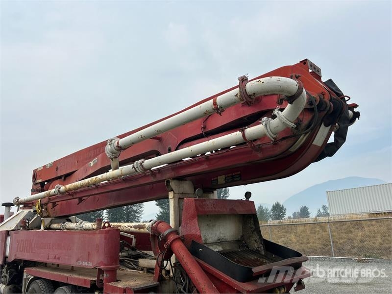 Mack MR688S Betoniere
