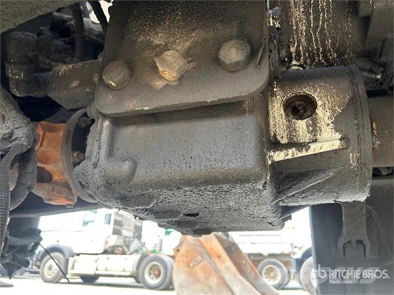 Mack MR688S Betoniere