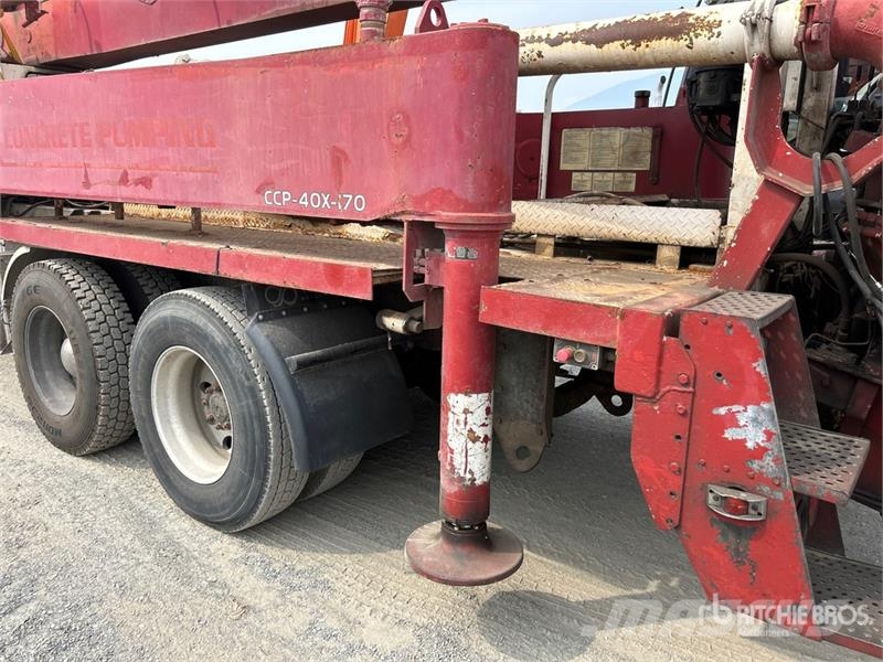 Mack MR688S Betoniere