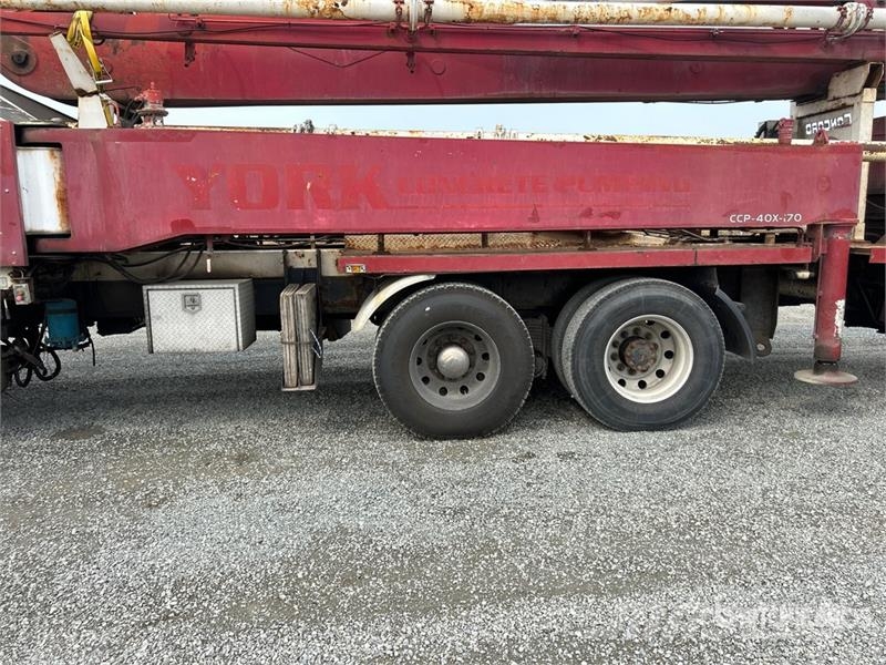Mack MR688S Betoniere