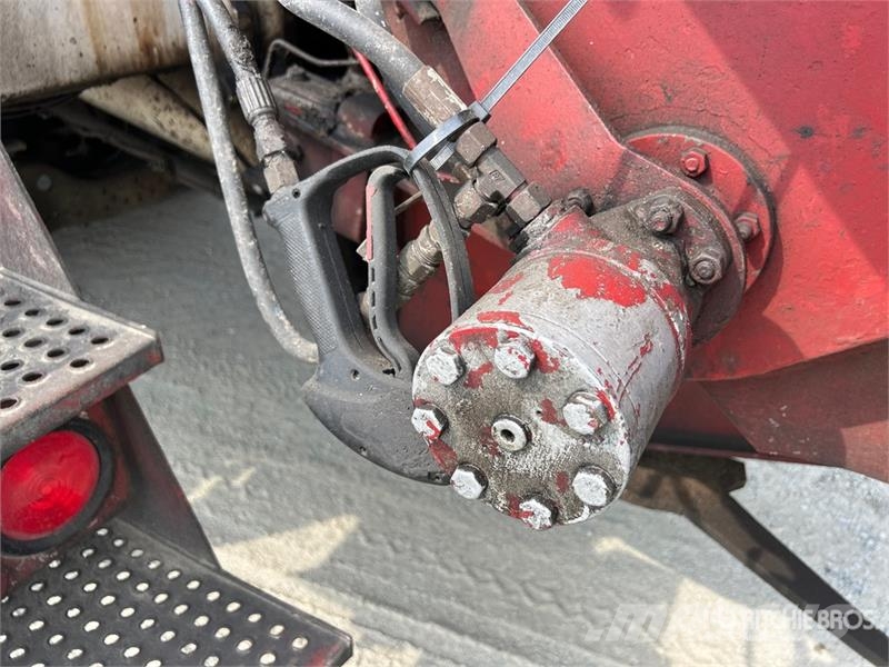 Mack MR688S Betoniere
