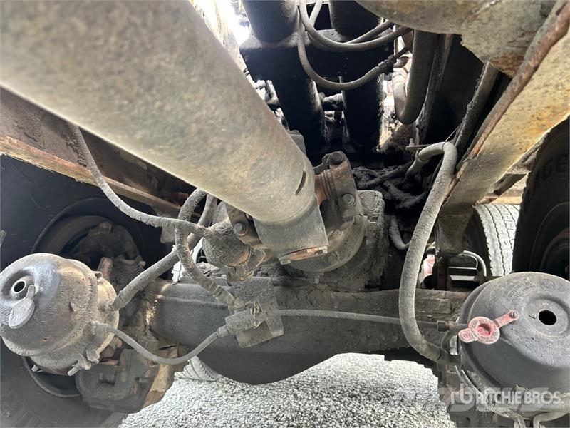 Mack MR688S Betoniere