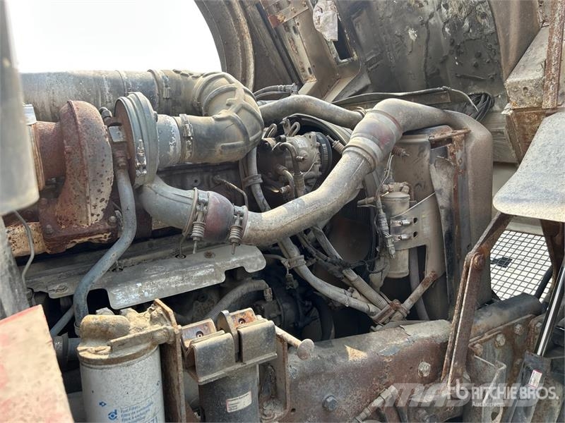 Mack MR688S Betoniere
