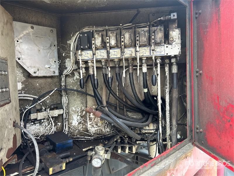 Mack MR688S Betoniere