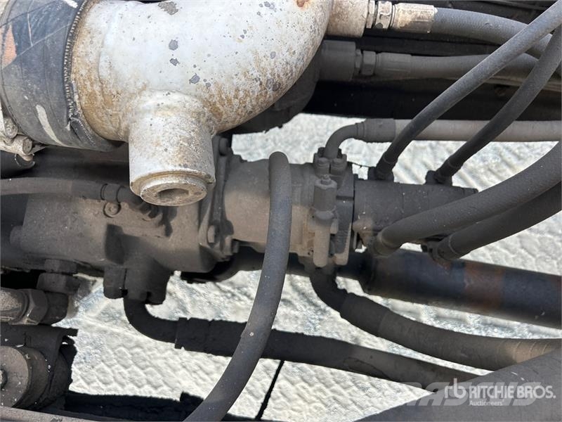 Mack MR688S Betoniere