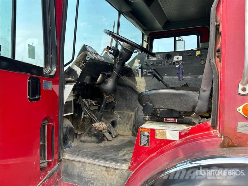 Mack MR688S Betoniere