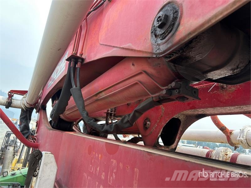 Mack MR688S Betoniere