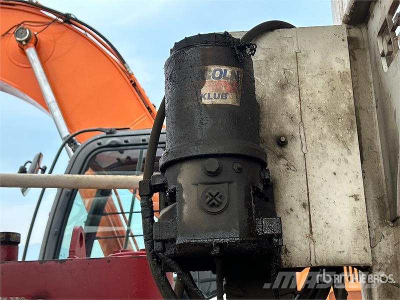 Mack MR688S Betoniere